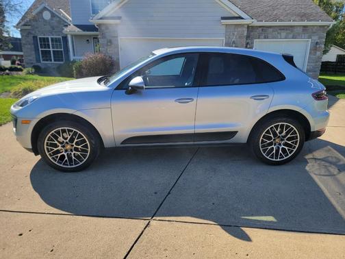 2017 Porsche Macan AWD