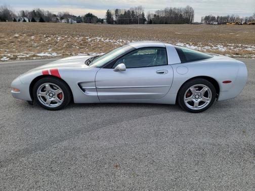 1998 Chevrolet Corvette Base