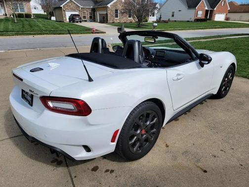 2017 FIAT 124 Spider Base