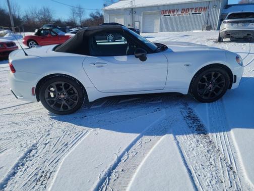 2017 FIAT 124 Spider Base