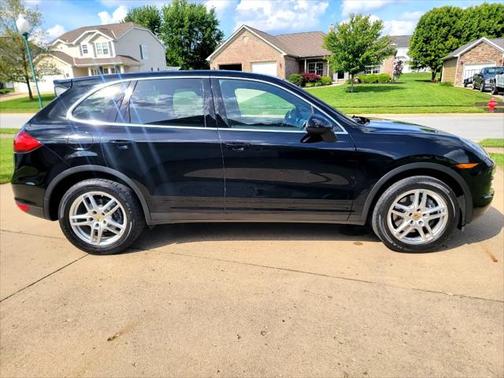 2014 Porsche Cayenne Platinum Edition