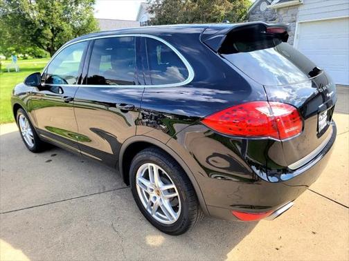 2014 Porsche Cayenne Platinum Edition