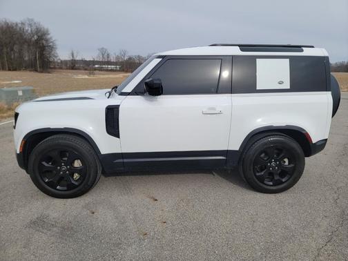 2023 Land Rover Defender 90 SE