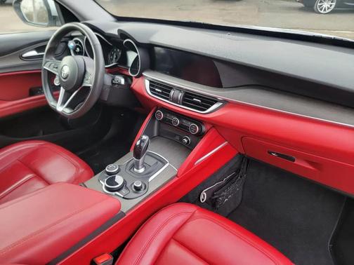 Silver 2018 Alfa Romeo Stelvio Ti