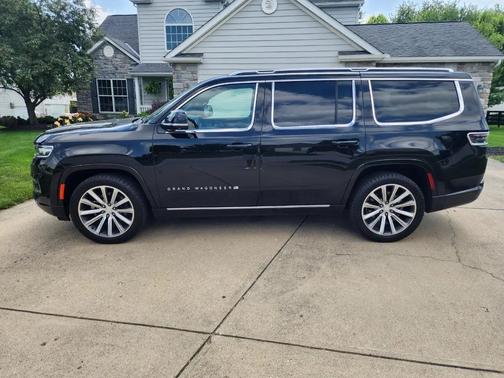 Diamond Black Crystal Pearlcoat 2022 Jeep Grand Wagoneer Series II 4x4