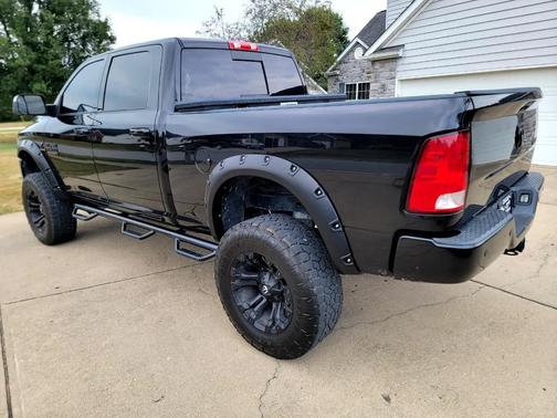 2017 RAM 2500 Big Horn Crew Cab 4x4 6'4' Box