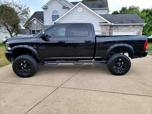 2017 RAM 2500 Big Horn Crew Cab 4x4 6'4' Box