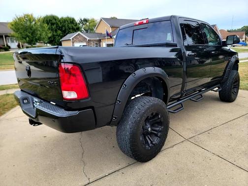 2017 RAM 2500 Big Horn Crew Cab 4x4 6'4' Box