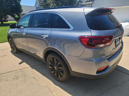 Everlasting Silver 2020 Kia Sorento S