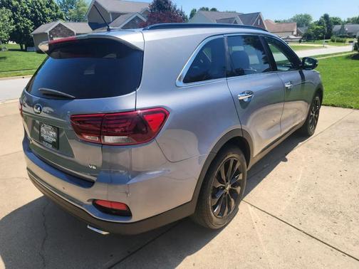 Everlasting Silver 2020 Kia Sorento S