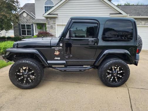 Black 2001 Jeep Wrangler Sahara