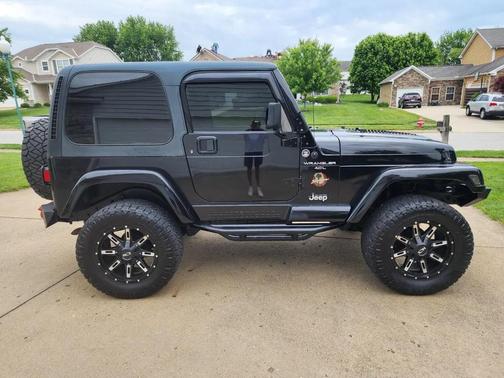 Black 2001 Jeep Wrangler Sahara