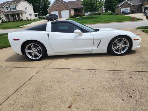 Arctic White 2009 Chevrolet Corvette Base