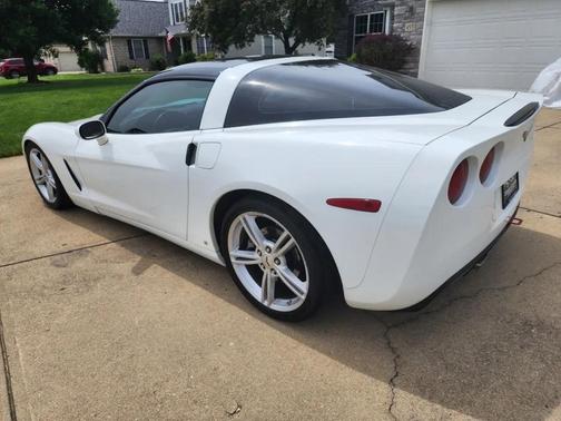 Arctic White 2009 Chevrolet Corvette Base