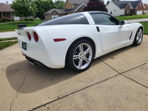 Arctic White 2009 Chevrolet Corvette Base