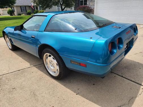 Teal 1995 Chevrolet Corvette Base