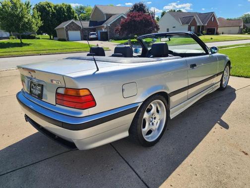 Titanium Silver Metallic 1999 BMW M3 Base