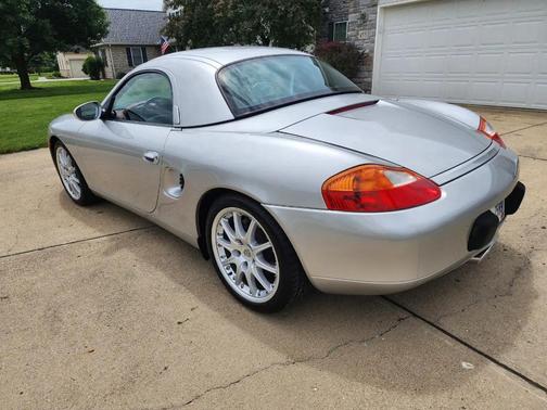 Arctic Silver Metallic 1997 Porsche Boxster 2dr Roadster Manual