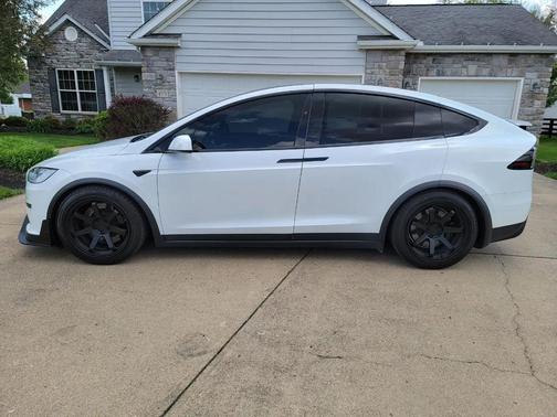 Pearl White Multi-Coat 2022 Tesla Model X Long Range AWD