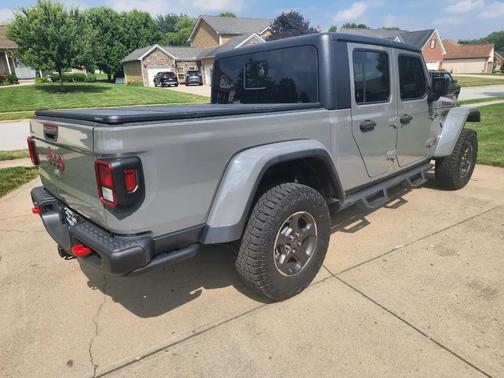 Sting-Gray Clearcoat 2020 Jeep Gladiator Rubicon