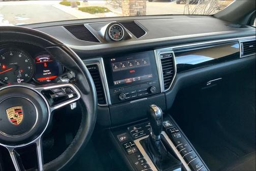 2017 Porsche Macan AWD