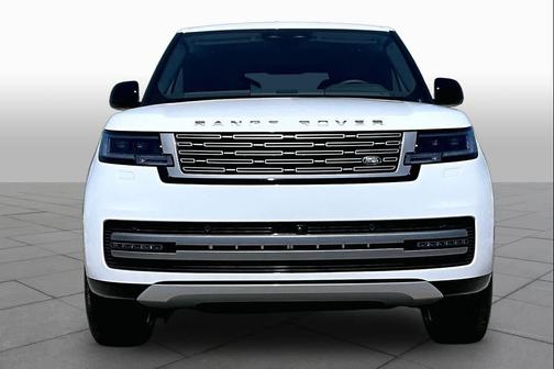 2026 Land Rover Range Rover P550e SE