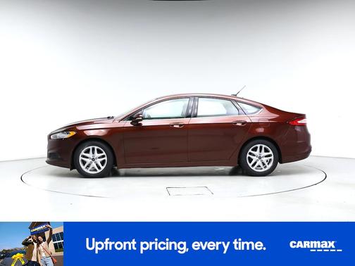Red 2016 Ford Fusion SE