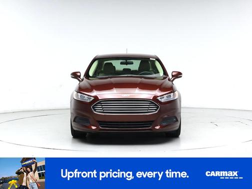 Red 2016 Ford Fusion SE