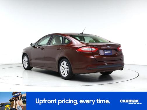 Red 2016 Ford Fusion SE