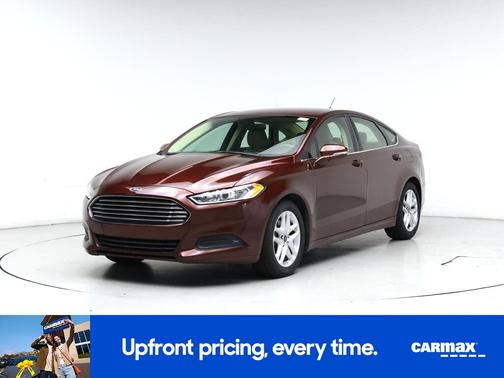 Red 2016 Ford Fusion SE