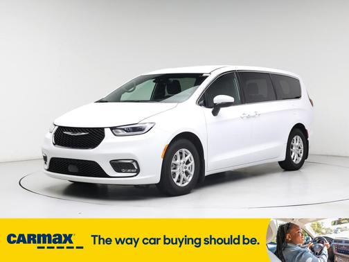 2023 Chrysler Pacifica Touring