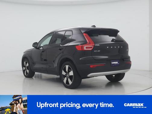 2021 Volvo XC40 T4 Momentum