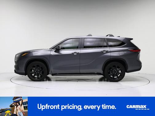 Gray 2023 Toyota Highlander LE