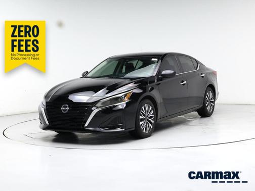 Black 2024 Nissan Altima SR