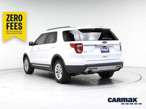 White 2017 Ford Explorer XLT