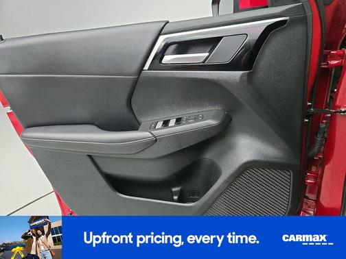 Red 2024 Mitsubishi Outlander SE