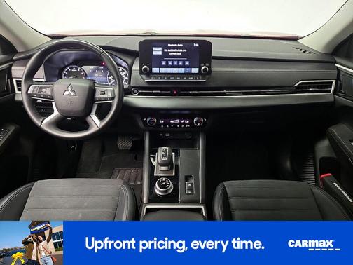 Red 2024 Mitsubishi Outlander SE