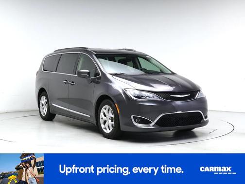 Gray 2017 Chrysler Pacifica Touring L