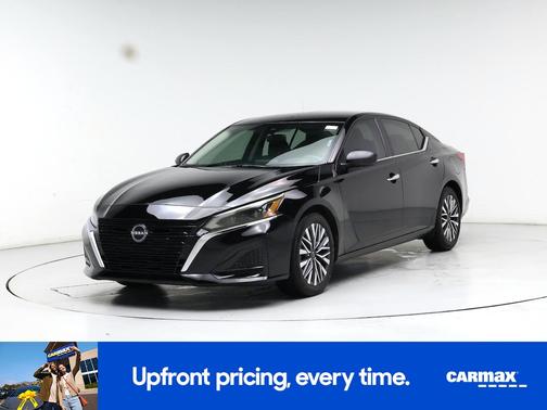 Black 2024 Nissan Altima SR
