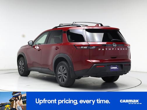 2022 Nissan Pathfinder SV