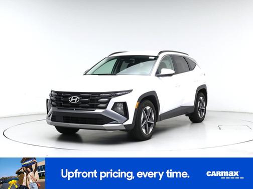White 2025 Hyundai TUCSON SEL
