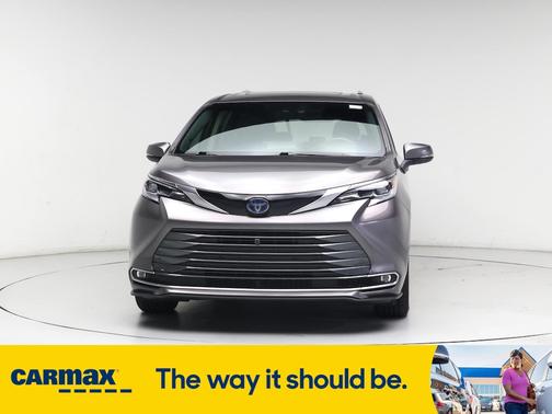 2023 Toyota Sienna Platinum