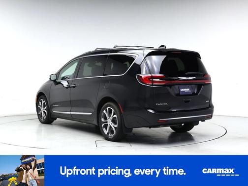 Black 2023 Chrysler Pacifica Pinnacle