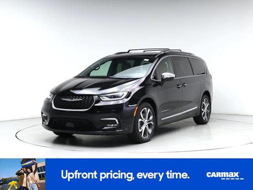 Black 2023 Chrysler Pacifica Pinnacle