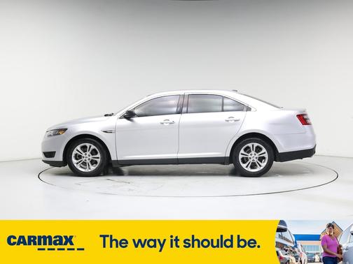 2016 Ford Taurus SE