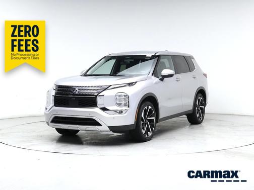 Silver 2024 Mitsubishi Outlander SE