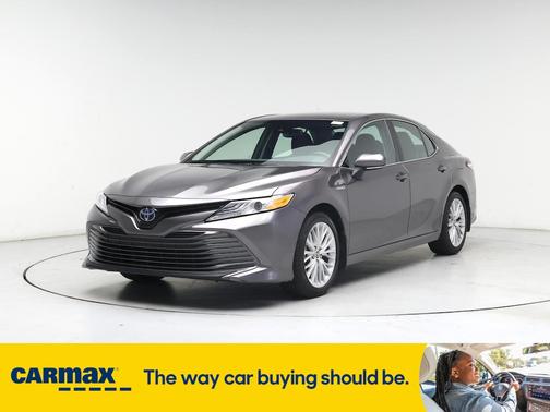 2020 Toyota Camry Hybrid XLE
