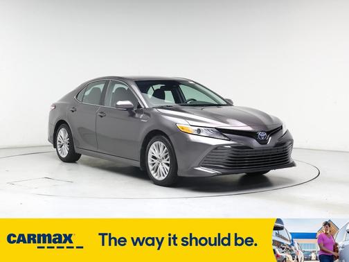 2020 Toyota Camry Hybrid XLE