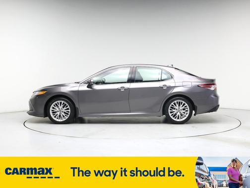 2020 Toyota Camry Hybrid XLE