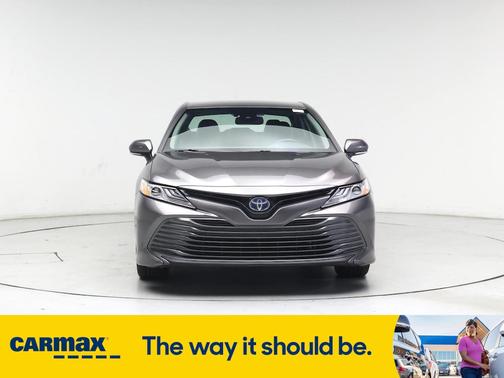 2020 Toyota Camry Hybrid XLE